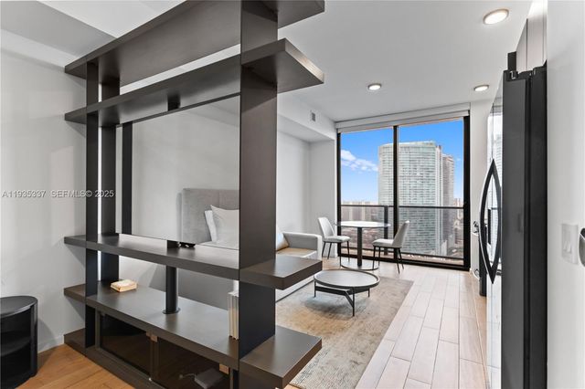 398 NE 5th St 3102, Miami, FL 33132