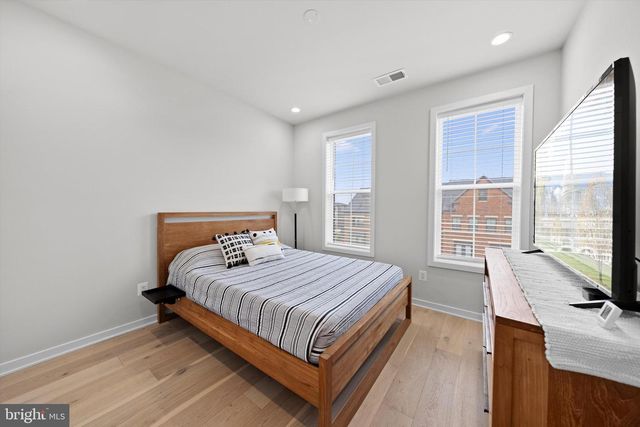 43424 GRANDMOORE ST, Ashburn, VA 20148