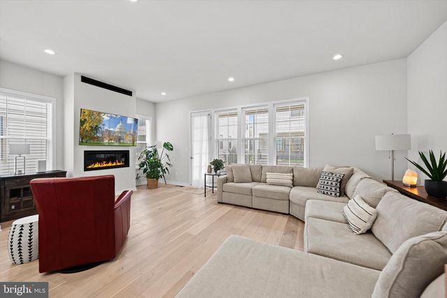 43424 GRANDMOORE ST, Ashburn, VA 20148