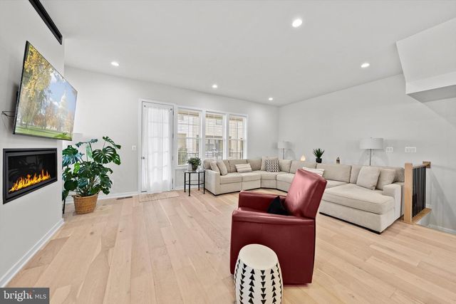43424 GRANDMOORE ST, Ashburn, VA 20148