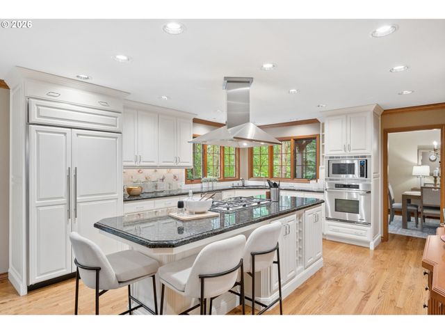 4830 Sw DOSCH PARK Ln, Portland, OR 97239