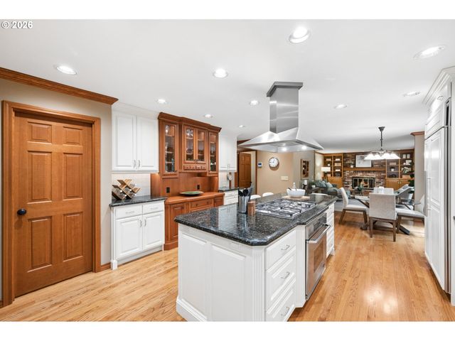 4830 Sw DOSCH PARK Ln, Portland, OR 97239