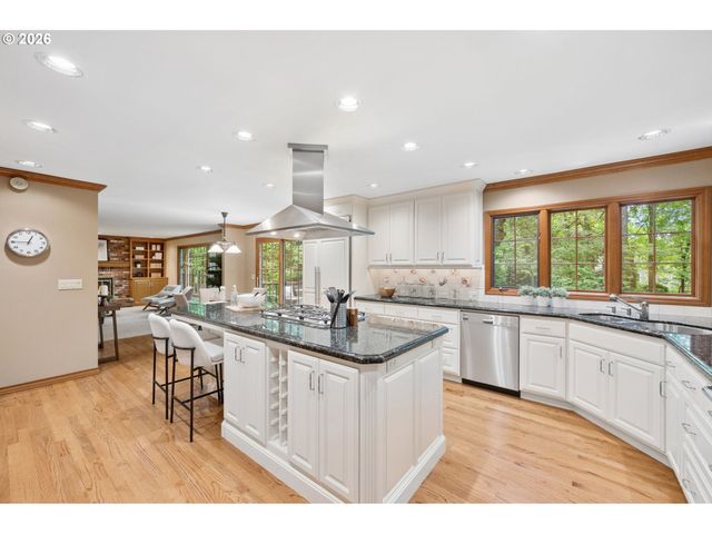 4830 Sw DOSCH PARK Ln, Portland, OR 97239