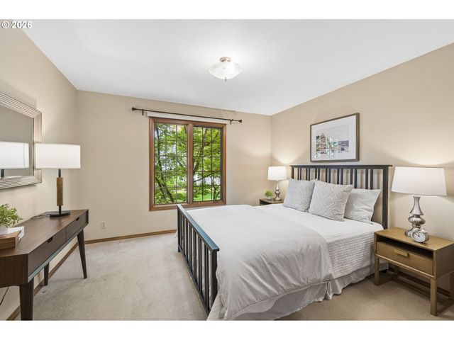 4830 Sw DOSCH PARK Ln, Portland, OR 97239