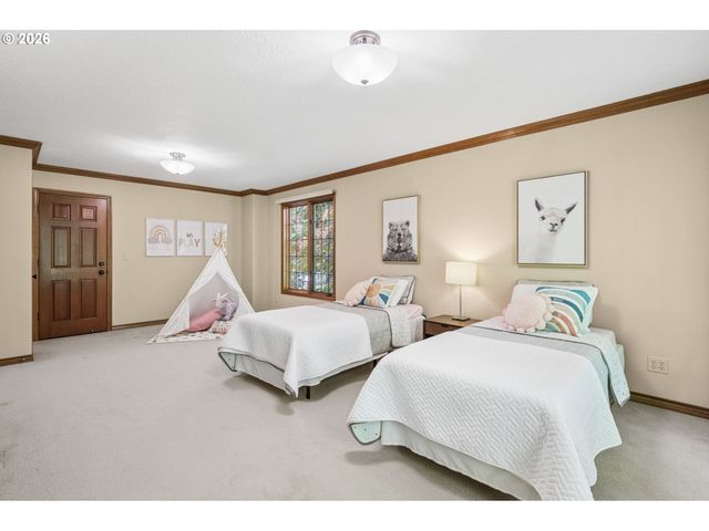 4830 Sw DOSCH PARK Ln, Portland, OR 97239