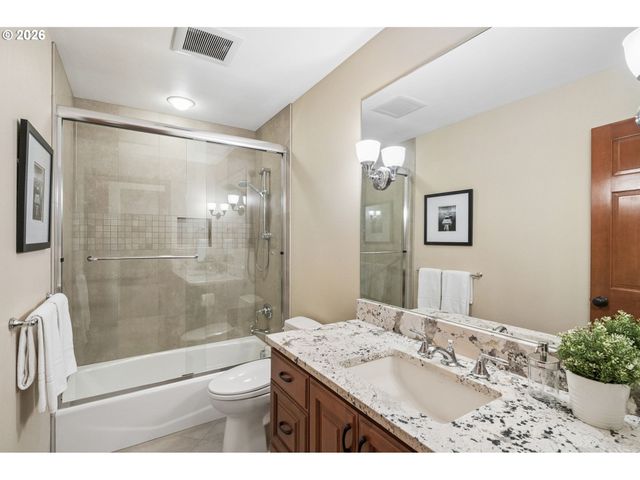 4830 Sw DOSCH PARK Ln, Portland, OR 97239