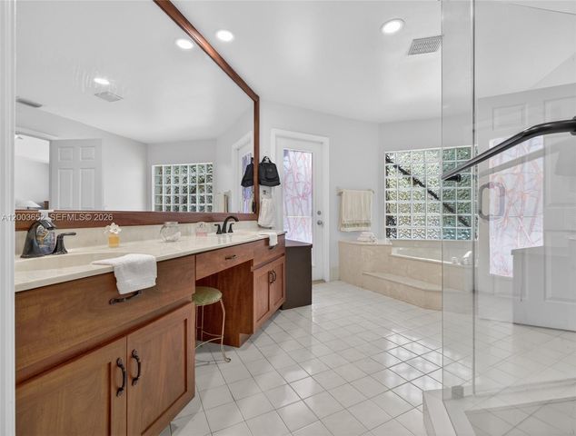 1025 Creekford Dr, Weston, FL 33326