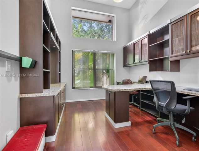 1025 Creekford Dr, Weston, FL 33326