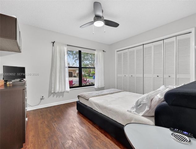1025 Creekford Dr, Weston, FL 33326