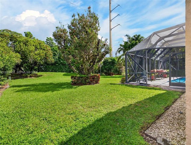 1025 Creekford Dr, Weston, FL 33326