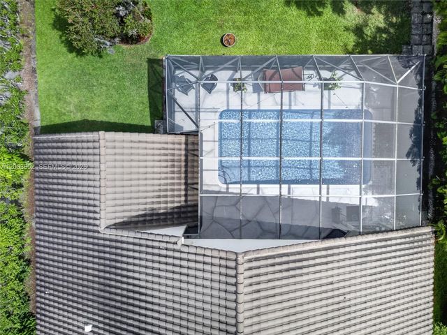 1025 Creekford Dr, Weston, FL 33326