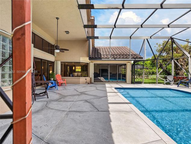 1025 Creekford Dr, Weston, FL 33326