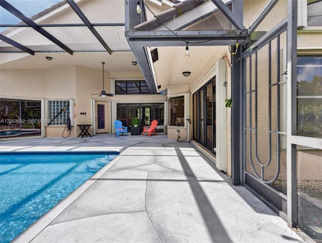 1025 Creekford Dr, Weston, FL 33326