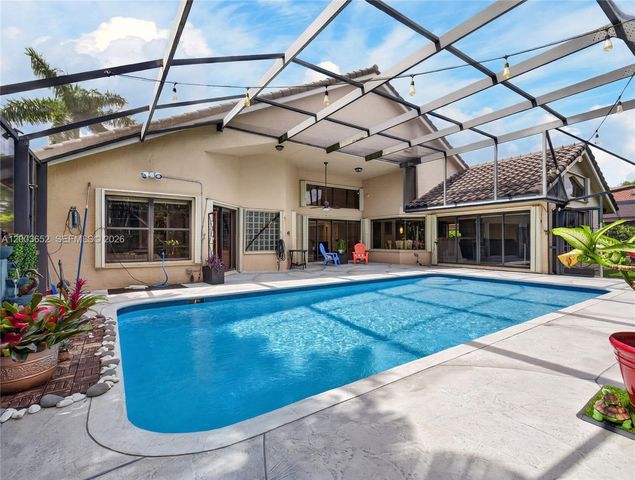 1025 Creekford Dr, Weston, FL 33326