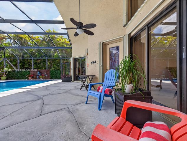 1025 Creekford Dr, Weston, FL 33326