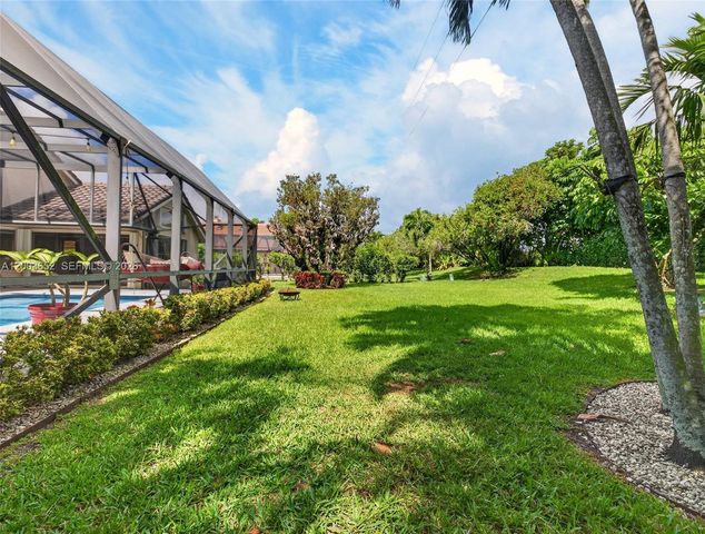 1025 Creekford Dr, Weston, FL 33326