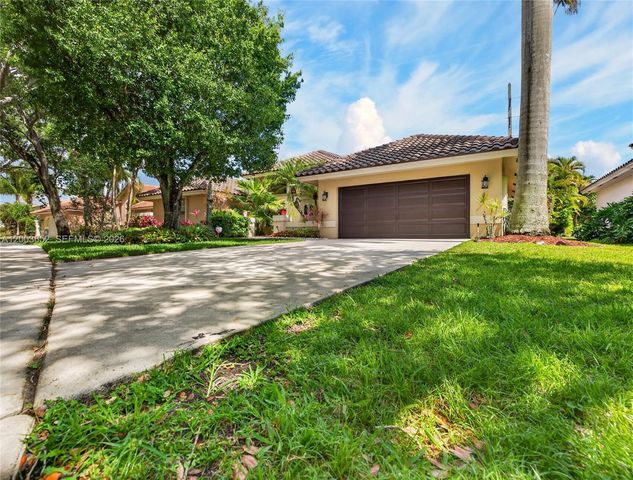 1025 Creekford Dr, Weston, FL 33326