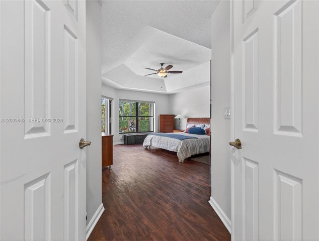 1025 Creekford Dr, Weston, FL 33326