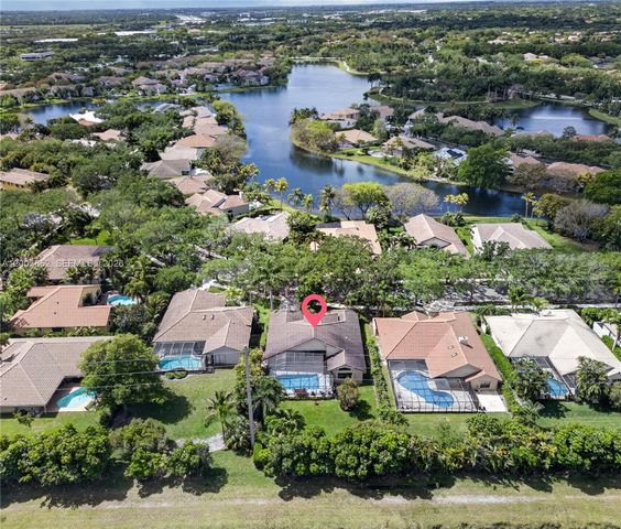1025 Creekford Dr, Weston, FL 33326