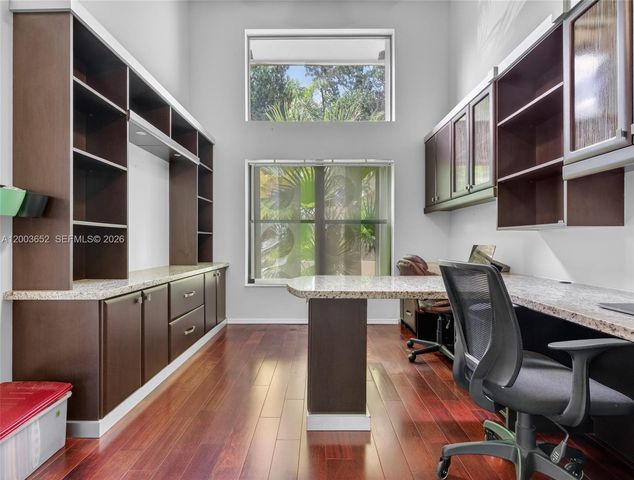 1025 Creekford Dr, Weston, FL 33326