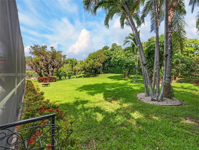 1025 Creekford Dr, Weston, FL 33326