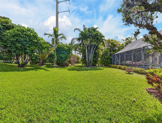 1025 Creekford Dr, Weston, FL 33326