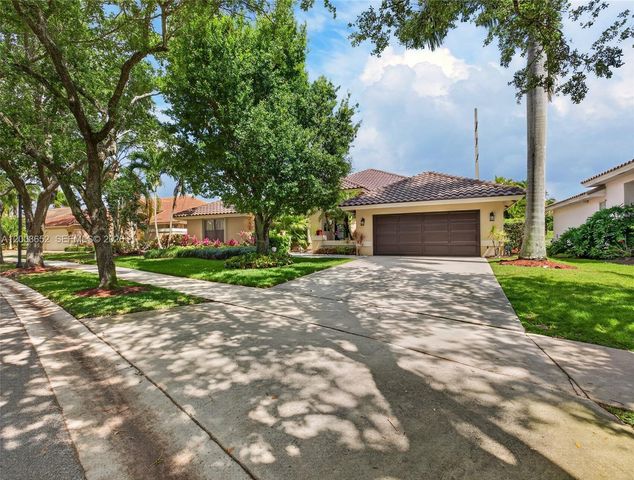 1025 Creekford Dr, Weston, FL 33326