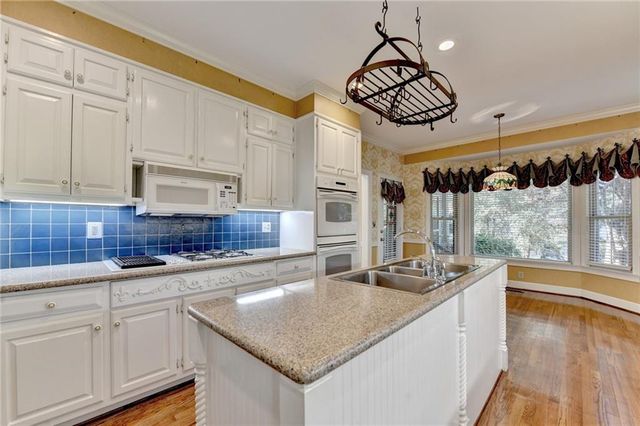 2859 Village Court, Gainesville, GA 30506