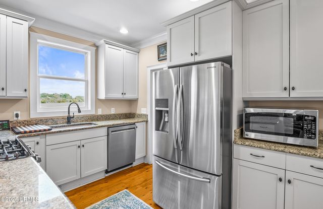 70 Lost Island Road, Beaufort, SC 29907