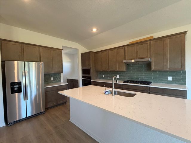 130 Divisadero DR, Hutto, TX 78634