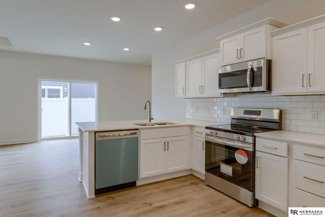 11418 N 160 Court, Bennington, NE 68007