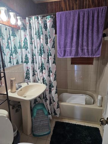 1341 E 8th Ave, Hialeah, FL 33010