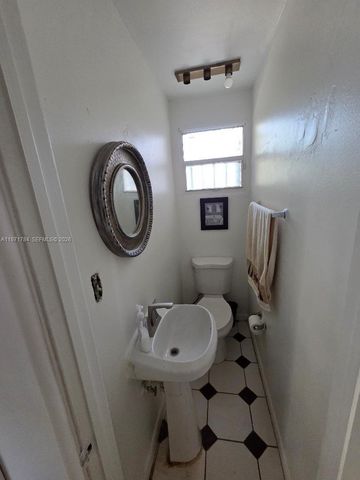 1341 E 8th Ave, Hialeah, FL 33010