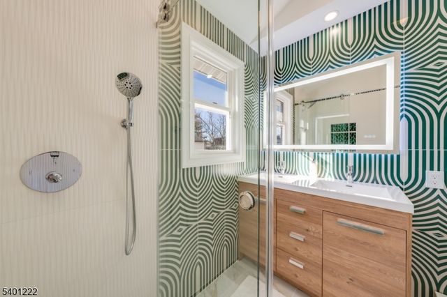 21 Lombardy Pl, Maplewood Twp., NJ 07040