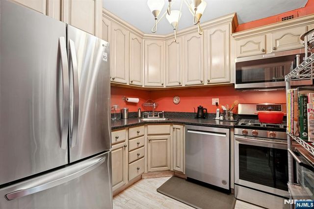2100 Linwood Avenue 6C, Fort Lee, NJ 07024
