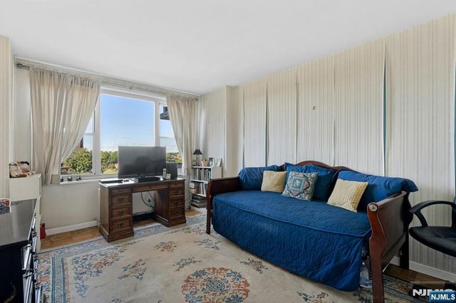 2100 Linwood Avenue 6C, Fort Lee, NJ 07024