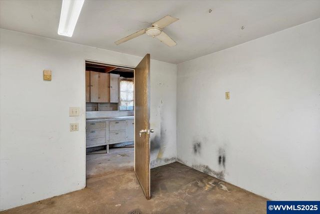 5944 B St SE, Turner, OR 97392