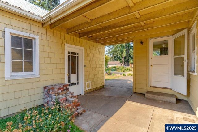5944 B St SE, Turner, OR 97392