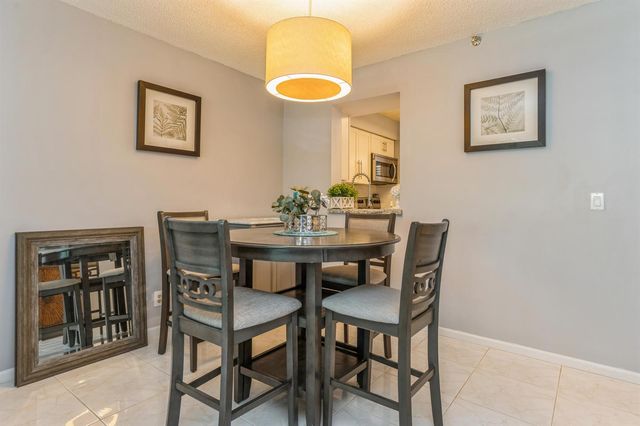 14527 Bonaire Boulevard 303, Delray Beach, FL 33446
