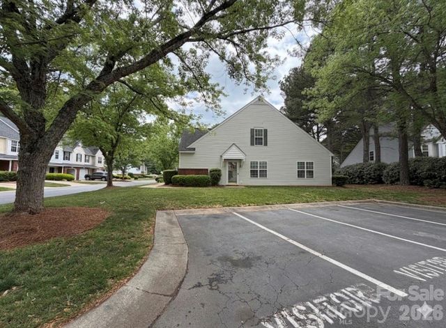 10206 University Park Lane, Charlotte, NC 28213