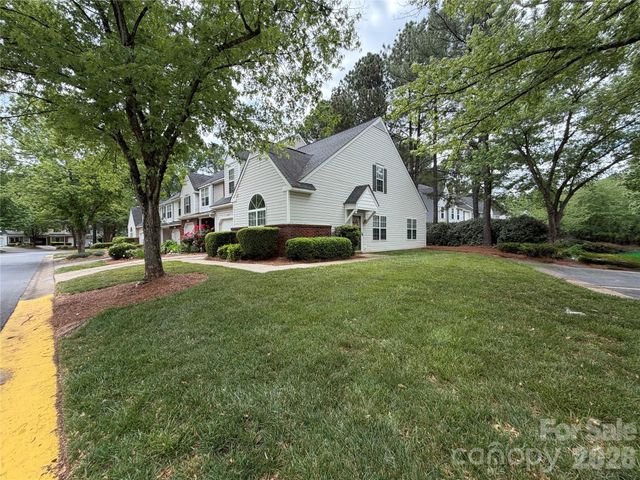10206 University Park Lane, Charlotte, NC 28213