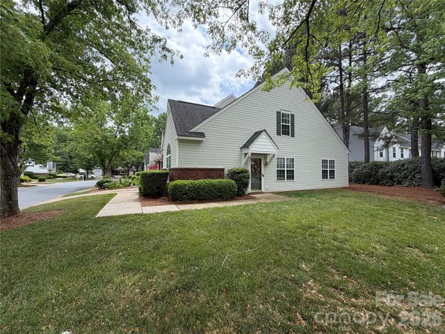 10206 University Park Lane, Charlotte, NC 28213