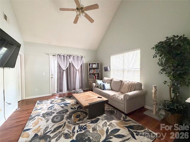 10206 University Park Lane, Charlotte, NC 28213