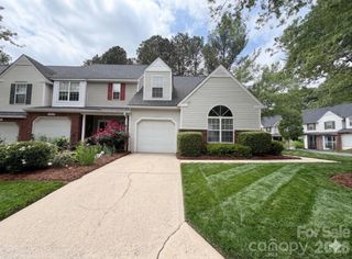10206 University Park Lane, Charlotte, NC 28213