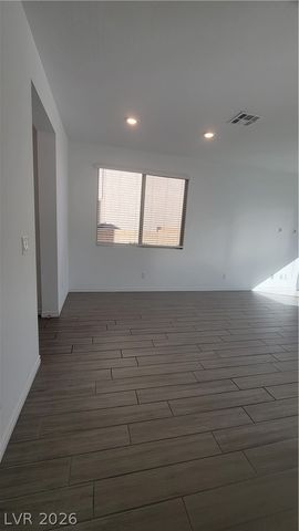 1121 Cliff Castle Avenue, North Las Vegas, NV 89081