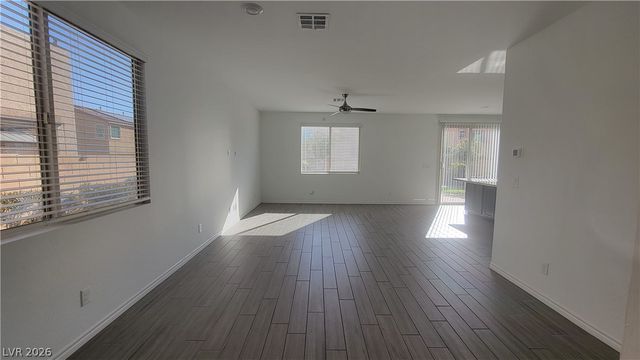 1121 Cliff Castle Avenue, North Las Vegas, NV 89081