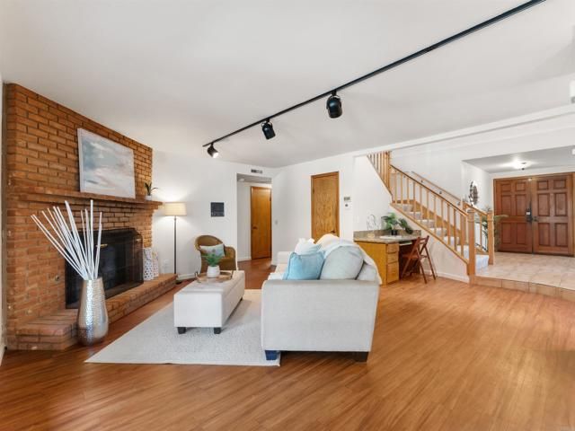 2646 Unicornio St, Carlsbad, CA 92009