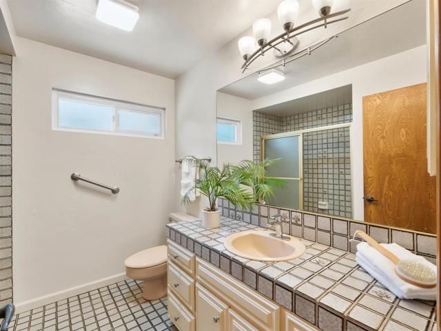 2646 Unicornio St, Carlsbad, CA 92009