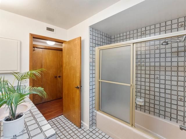 2646 Unicornio St, Carlsbad, CA 92009