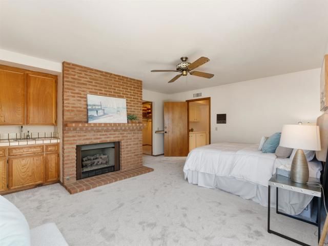 2646 Unicornio St, Carlsbad, CA 92009